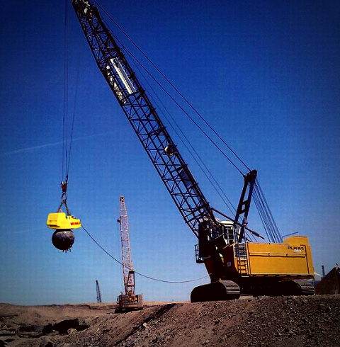 Winkle Drop Ball Magnet with Crane